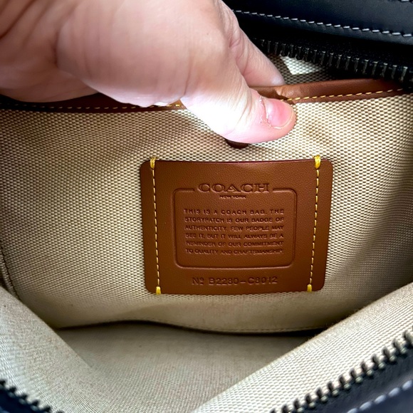 REAL COACH BAG! - Picture 8 of 9